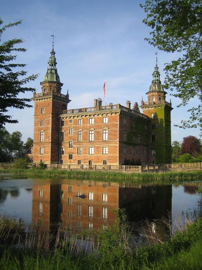 Villa Litet Hus I Mysig By Naera Havet Ystad Esterno foto