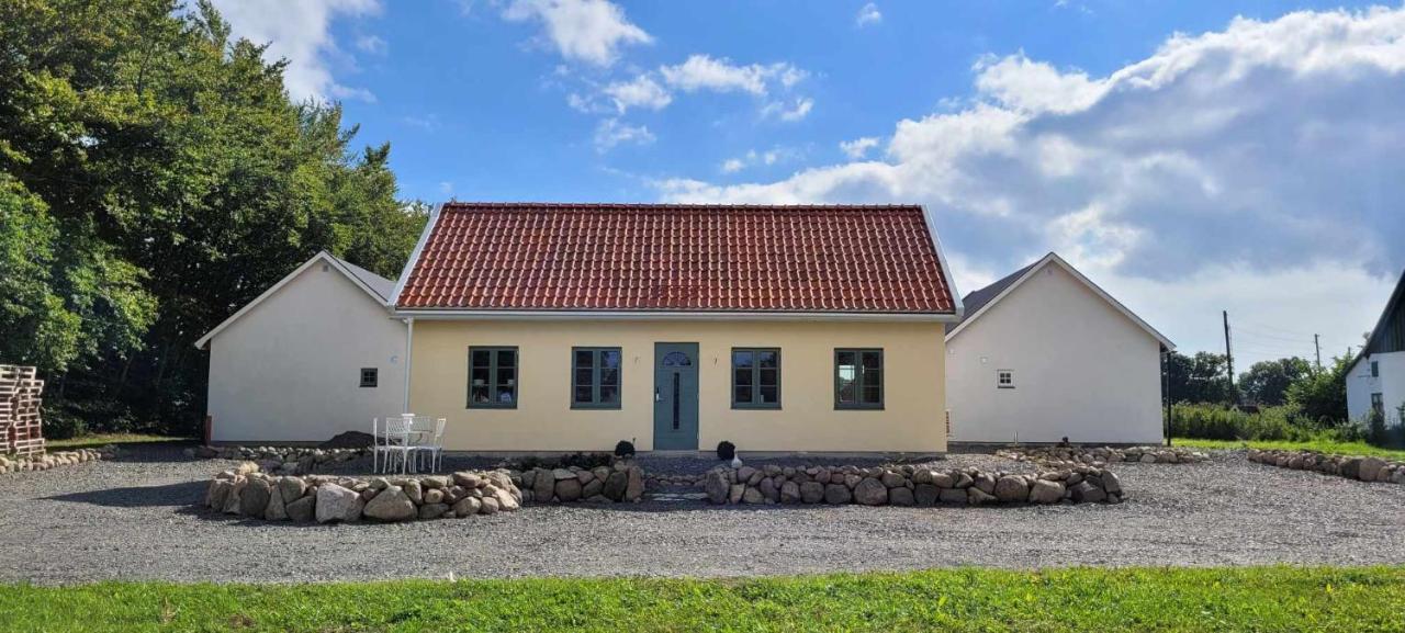 Villa Litet Hus I Mysig By Naera Havet Ystad Esterno foto