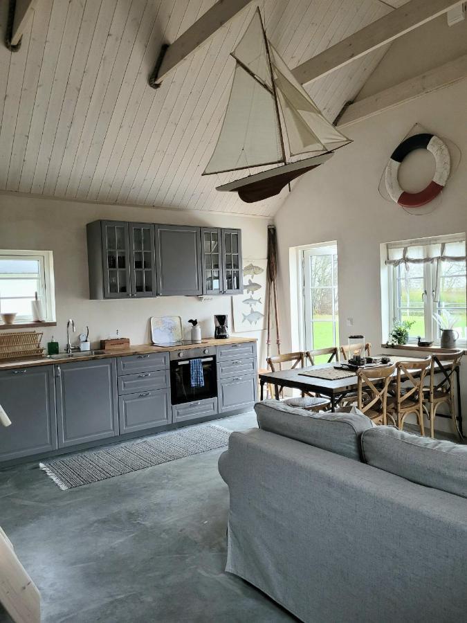 Villa Litet Hus I Mysig By Naera Havet Ystad Esterno foto