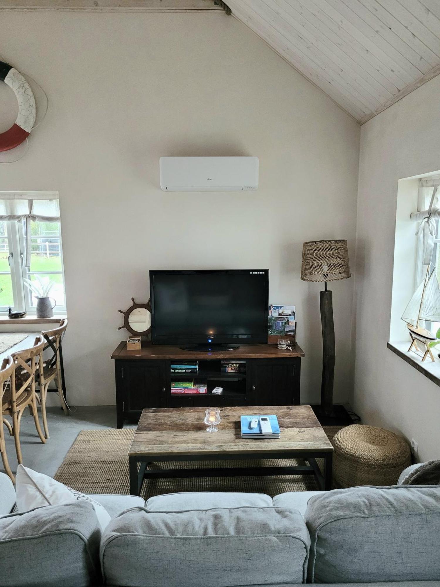 Villa Litet Hus I Mysig By Naera Havet Ystad Esterno foto