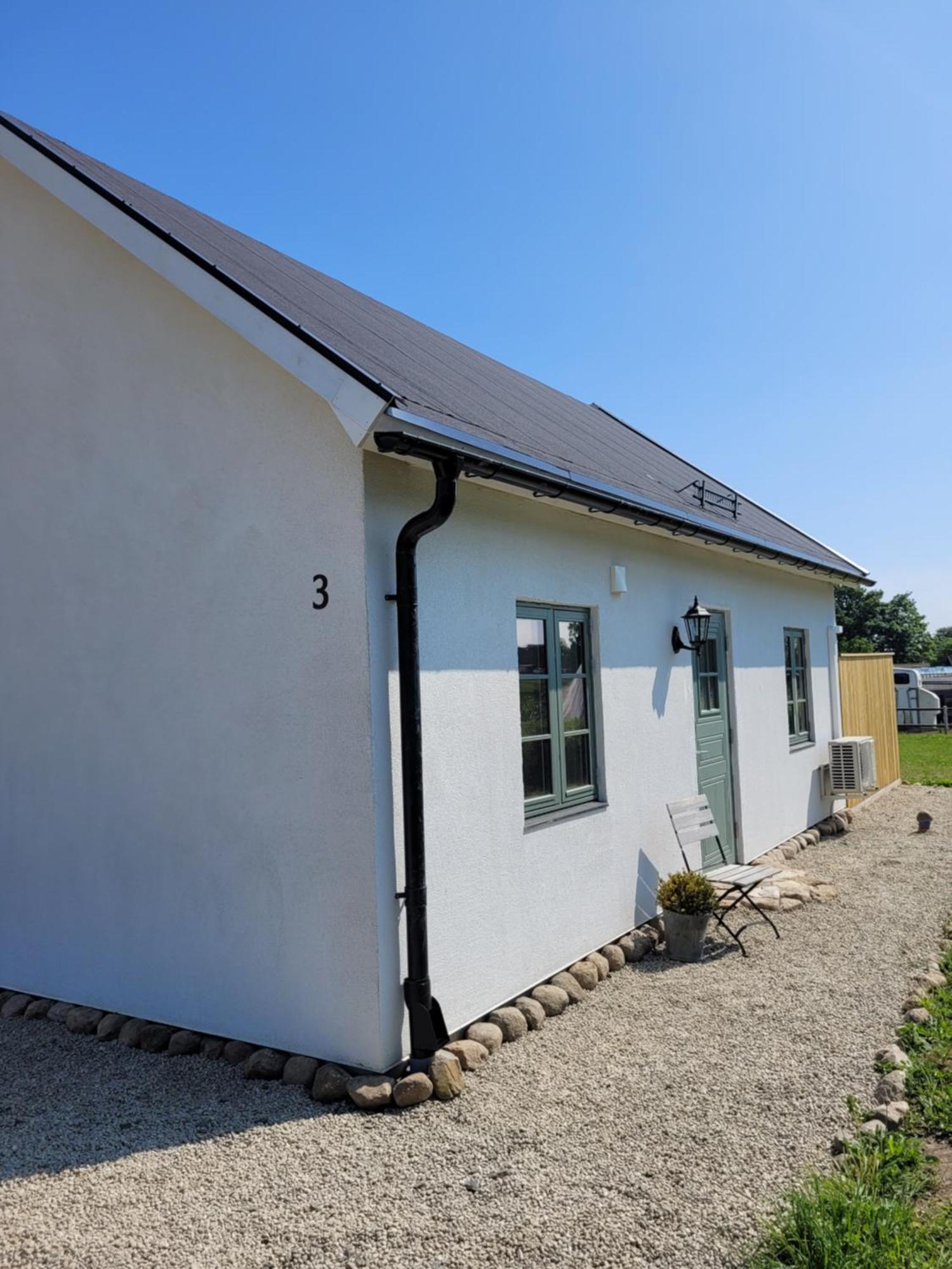 Villa Litet Hus I Mysig By Naera Havet Ystad Esterno foto